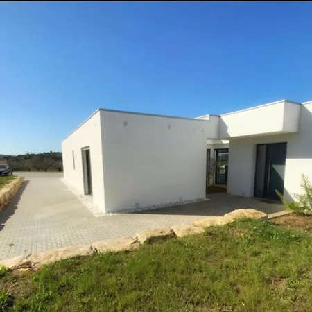 Bungalow, Gated, Fruit Tress, Private Pool, Peaceful * Bombarral